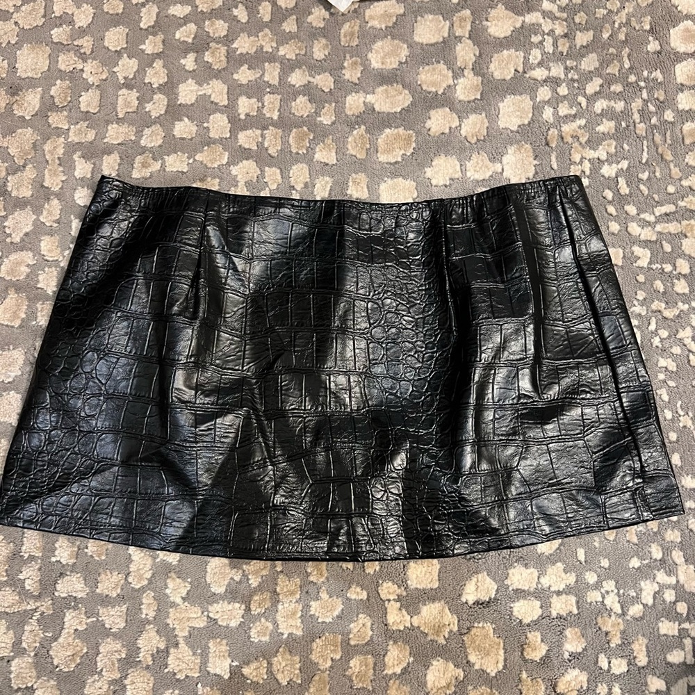 Faux Snakeskin‎ Mini Skirt